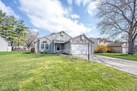726 Westridge S Dr, Noblesville, IN 46062