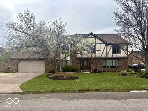 8212 N Sierra Dr, Muncie, IN 47303