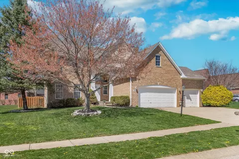 4421 Brittany Dr, Zionsville, IN 46077