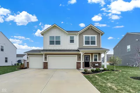 371 Bluestem Ln, Whiteland, IN 46184