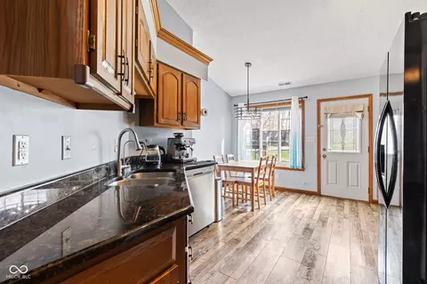 Kitchen - 923 Jonathan Dr, Plainfield, IN 46168 photo 2 of 3