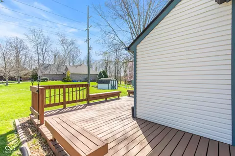 Exterior - 923 Jonathan Dr, Plainfield, IN 46168 photo 9 of 11