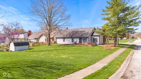 Exterior - 923 Jonathan Dr, Plainfield, IN 46168 photo 2 of 11