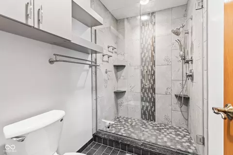 Bath - 923 Jonathan Dr, Plainfield, IN 46168 photo 1 of 3