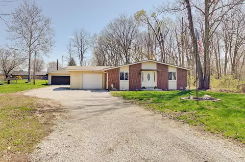 4389 S Brooklawn Dr, New Palestine, IN 46163
