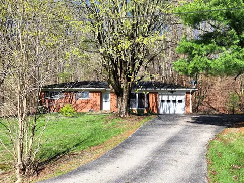 7132 N Stafford Ln, Martinsville, IN 46151