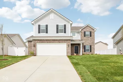 1554 N Clearwater Dr, Greenfield, IN 46140