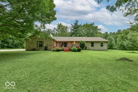 1000 Janet Dr, Greenwood, IN 46142
