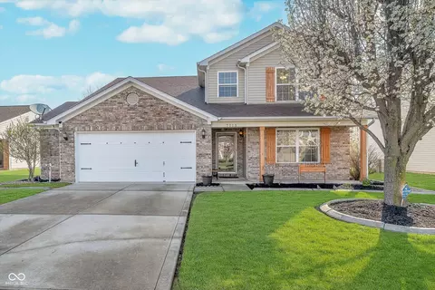 7115 N Lyndhurst Xing, Mccordsville, IN 46055