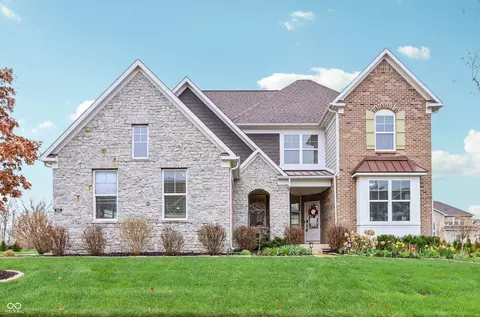 3665 Conifer Dr, Zionsville, IN 46077
