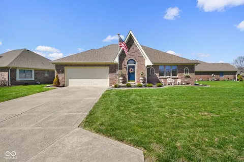 5766 Kensington Way S, Plainfield, IN 46168