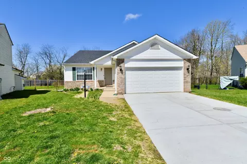 4064 Waterfield Dr, Indianapolis, IN 46235