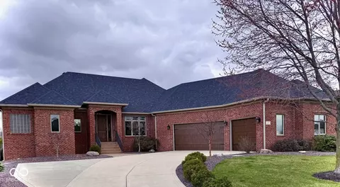 5373 Ashby Ct, Greenwood, IN 46143