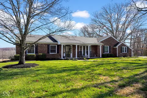 690 N Shady Ln, North Vernon, IN 47265