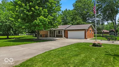 11054 N Shelby 490 W, New Palestine, IN 46163