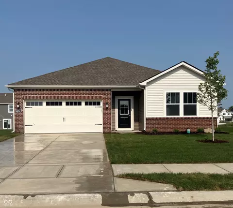 2212 Foothill Dr, Greenfield, IN 46140