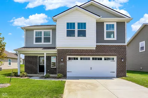 2209 Boxwood Dr, Greenfield, IN 46140