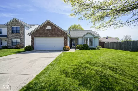 14203 Cliffwood Pl, Fishers, IN 46038