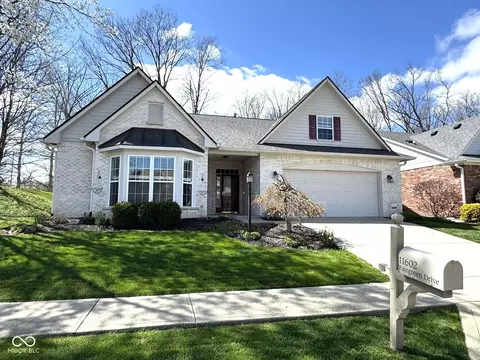 11602 Fairgreen Dr, Carmel, IN 46032