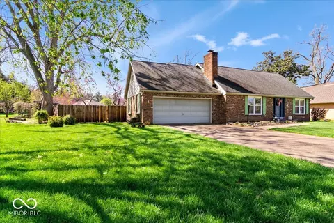 10533 Williamsburg Dr, Newburgh, IN 47630