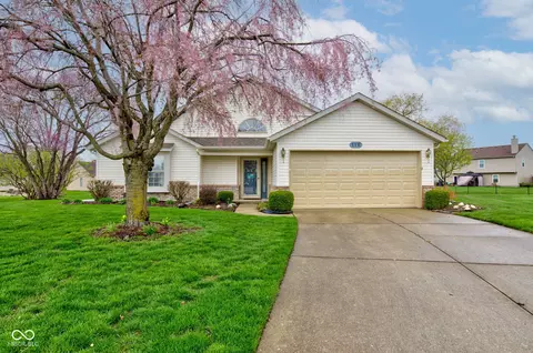 118 Presidential Ct, Greenfield, IN 46140