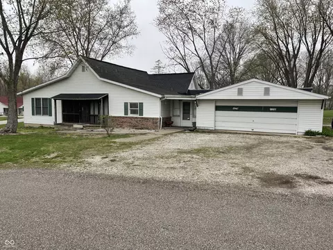 401 Lincoln Ave, Cloverdale, IN 46120