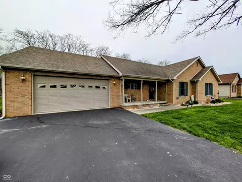 2515 Woods Edge Dr, Madison, IN 47250