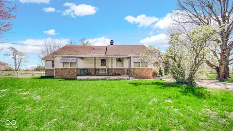 5196 N London Rd, Fairland, IN 46126