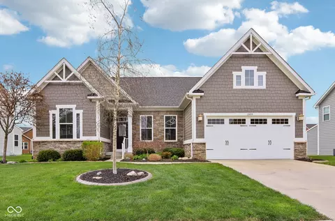 13494 Moorcroft Dr, Fishers, IN 46037