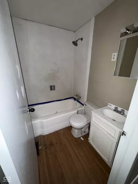 3528 E 10th St, Indianapolis, IN 46201 photo 7