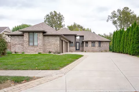 8737 Chateaugay Dr, Indianapolis, IN 46217