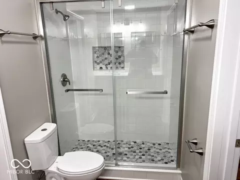Bath - 7440 S 250 W, Pendleton, IN 46064 photo 1 of 7