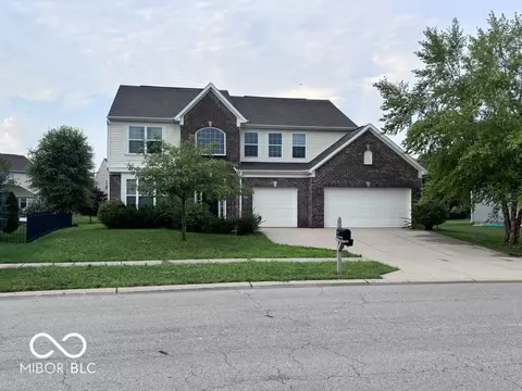 1272 Southlake Ave E, Greenwood, IN 46143