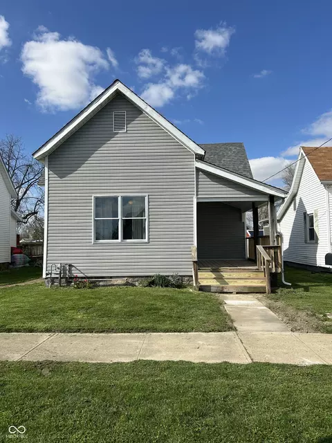 634 W 9th St, Rushville, IN 46173