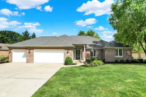 340 Southwind Ln, Greenwood, IN 46142