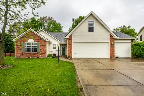 558 Prince Dr, Greenwood, IN 46142