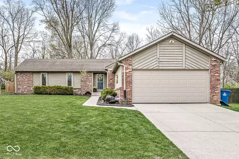 334 Stonehedge Dr, Carmel, IN 46032
