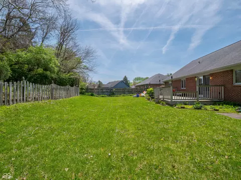 Exterior - 575 Crestpoint Ln, Plainfield, IN 46168 photo 16 of 23
