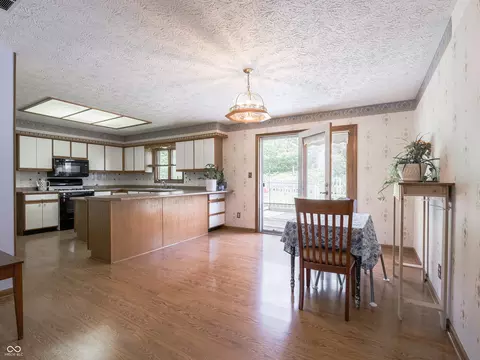Kitchen - 575 Crestpoint Ln, Plainfield, IN 46168 photo 1 of 9