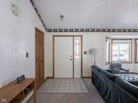 Entry Way - 575 Crestpoint Ln, Plainfield, IN 46168 photo 1 of 2