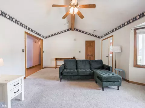 Living - 575 Crestpoint Ln, Plainfield, IN 46168 photo 6 of 6