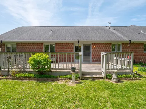 Exterior - 575 Crestpoint Ln, Plainfield, IN 46168 photo 9 of 23