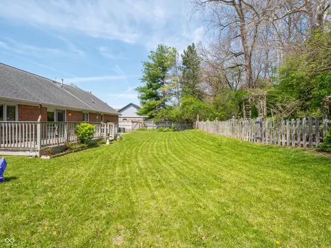 Exterior - 575 Crestpoint Ln, Plainfield, IN 46168 photo 5 of 23