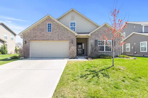 5083 Castamere Dr, Noblesville, IN 46062