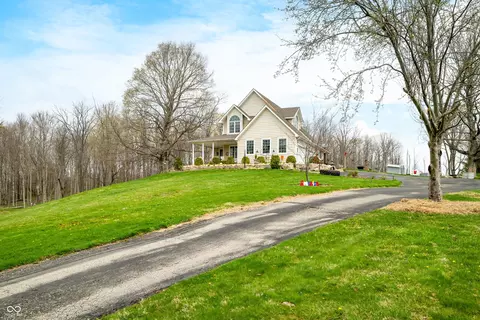 8842 W Amphitheater Rd, Arlington, IN 46104