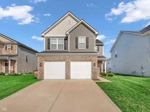 3053 Creekridge Ct, Columbus, IN 47201