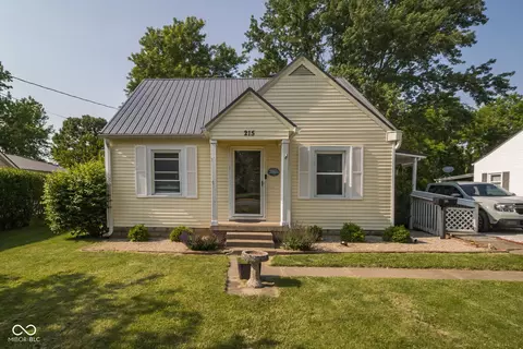 215 Shadowlawn Ave, Greencastle, IN 46135