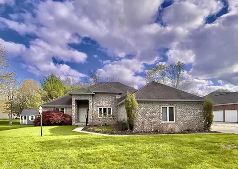 5441 Red Hawk Ln, Greenwood, IN 46142