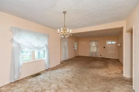 415 S East St, Plainfield, IN 46168 photo 7
