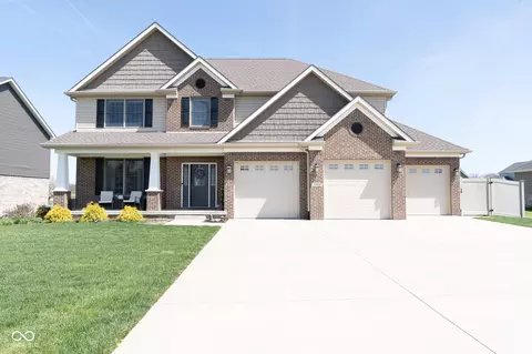 1000 N Wild Pine Dr, Yorktown, IN 47396